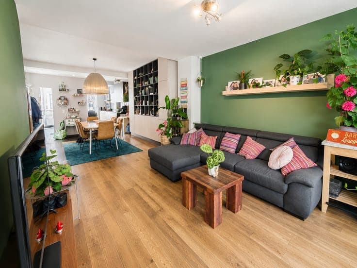 Instapklare, ruime halfopen bebouwing op toplocatie in De...