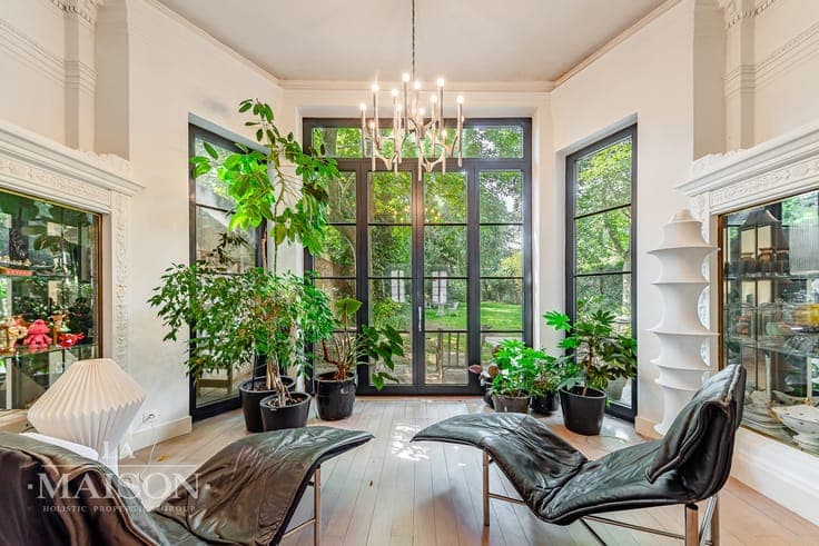 Art Nouveau Master Townhouse near Parc du Cinquantenaire