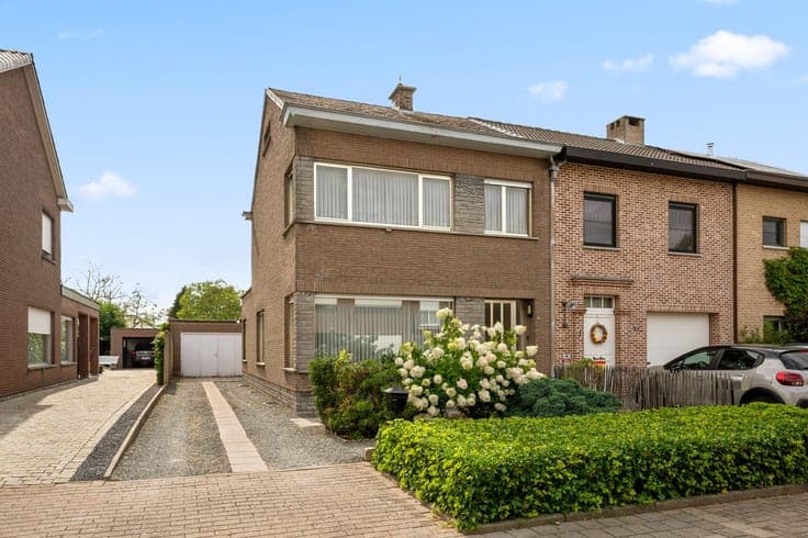 Rustig gelegen halfopen bebouwing met tuin en 3 slpkm