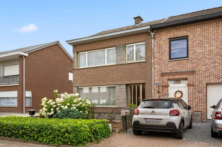 Rustig gelegen halfopen bebouwing met tuin en 3 slpkm