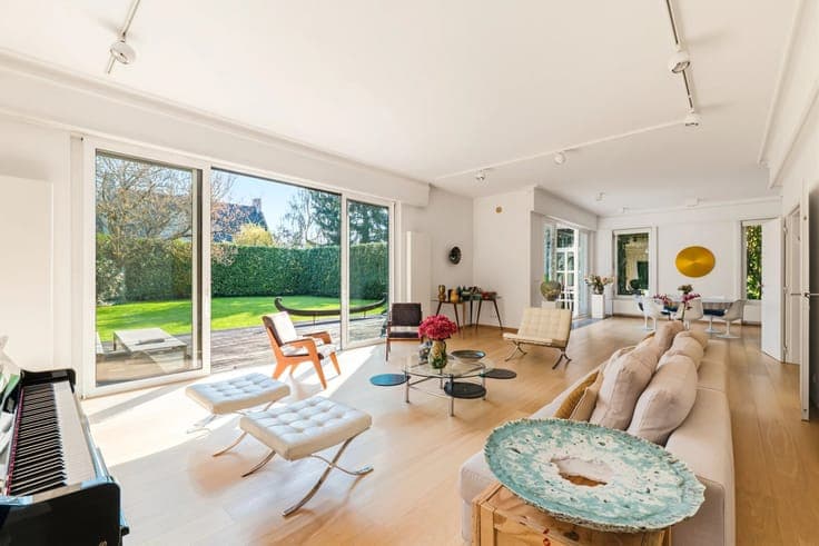 Observatory – Magnificent villa with south-facing garden