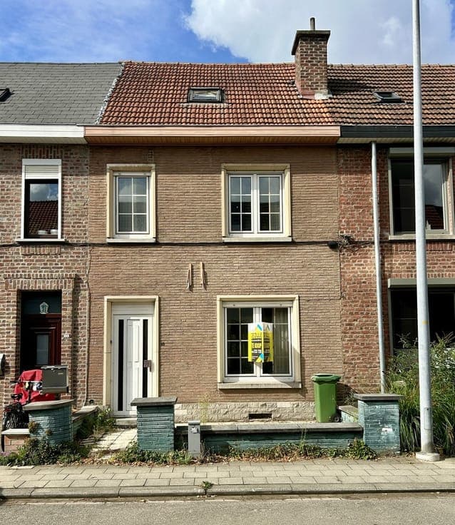 Volledig te renoveren rijwoning met veel potentieel op to...