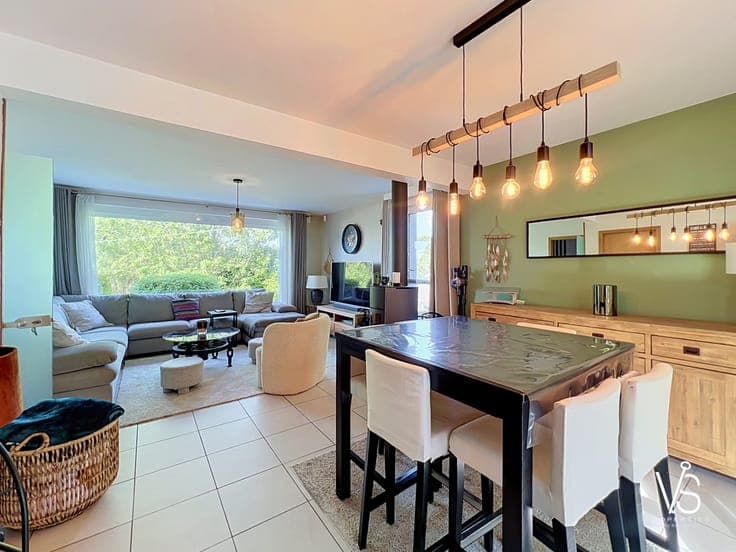 BEAUTIFUL 4-BEDROOM VILLA WITH GARDEN, VERANDA, AND GARAGE!