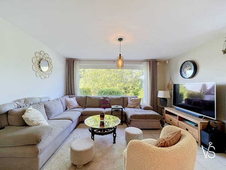 BEAUTIFUL 4-BEDROOM VILLA WITH GARDEN, VERANDA, AND GARAGE!
