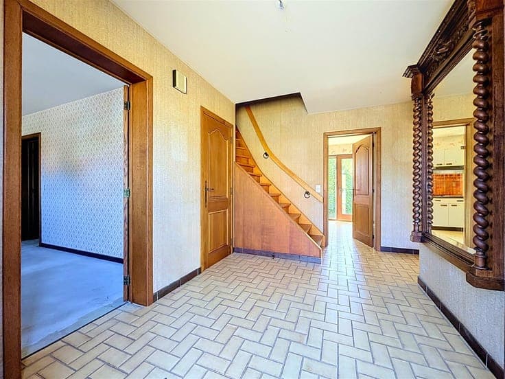 STUNNING 4-BEDROOM VILLA IN THE HILLS - SOUTH-FACING GARDEN