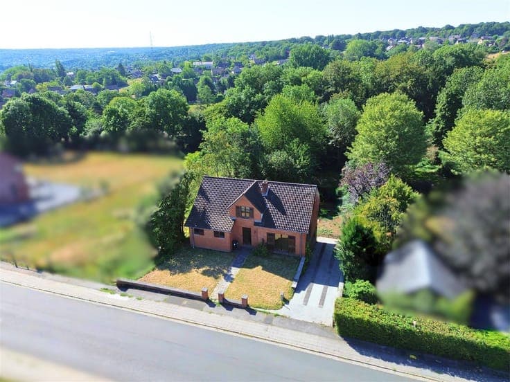 STUNNING 4-BEDROOM VILLA IN THE HILLS - SOUTH-FACING GARDEN