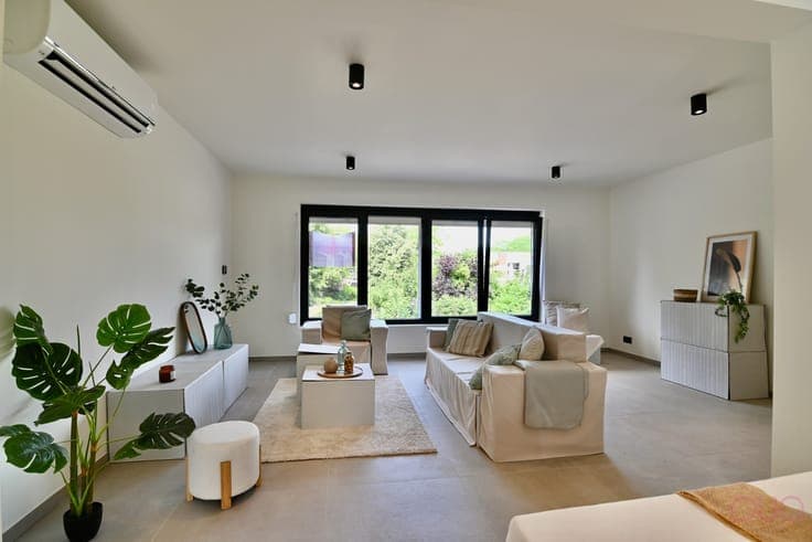 Volledig gerenoveerde woning met garage, terras en tuin -...