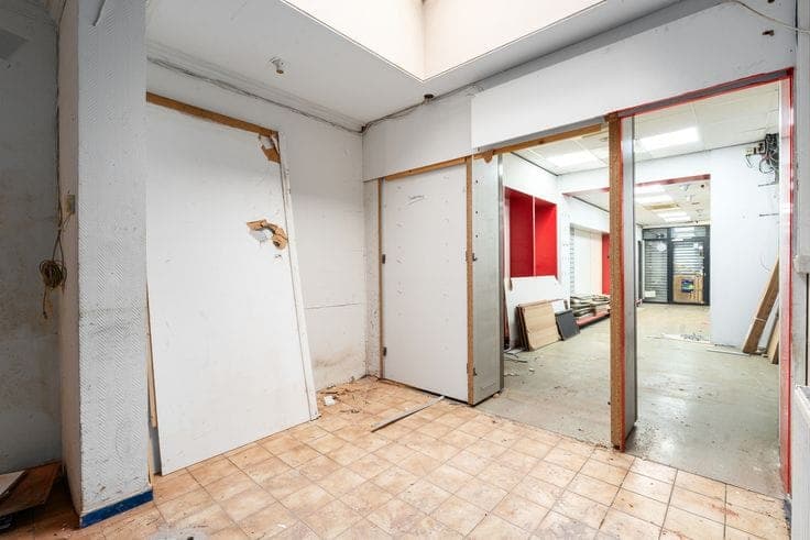Commercial property with residential accommodation, in need…
