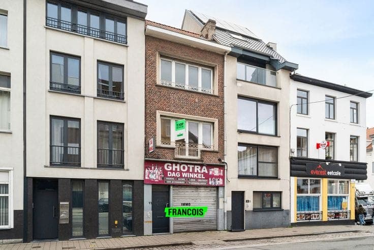 Commercial property with residential accommodation, in need…