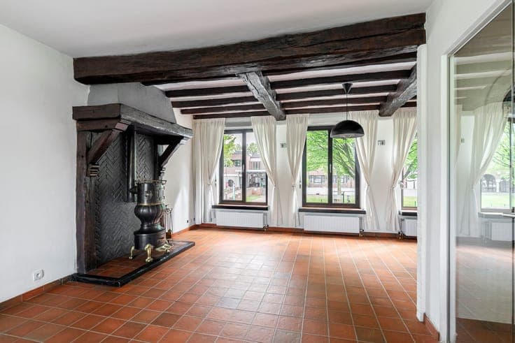Ruime bel-etage (180 m²) met 4 a 5 slaapkamers, tuin en terr