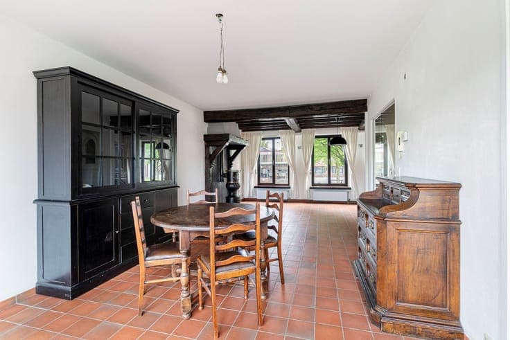 Ruime bel-etage (180 m²) met 4 a 5 slaapkamers, tuin en terr