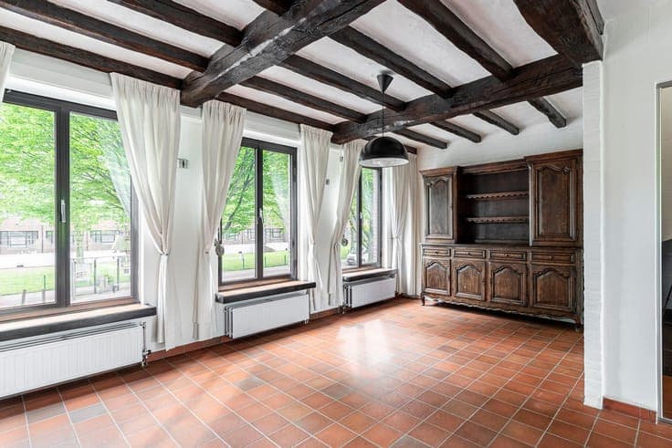 Ruime bel-etage (180 m²) met 4 a 5 slaapkamers, tuin en terr