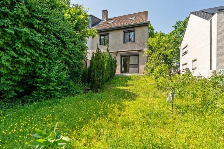 For sale in Meise: 4-bedroom semi-detached house