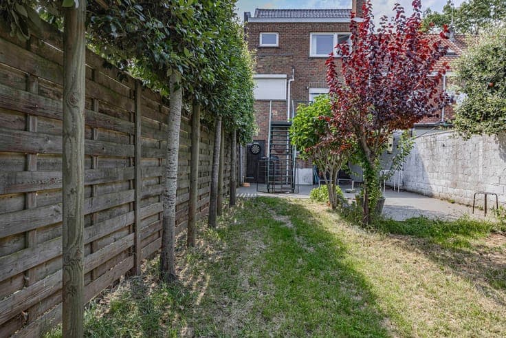 Instapklare bel-etagewoning in groene omgeving