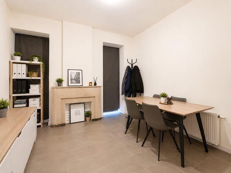 HALLE - Townhouse (4 BDR/2 BTH) to renovate