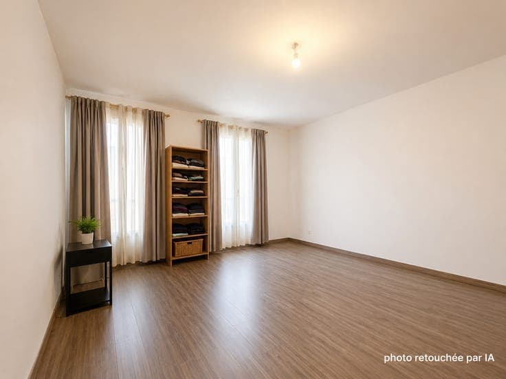HALLE - Townhouse (4 BDR/2 BTH) to renovate