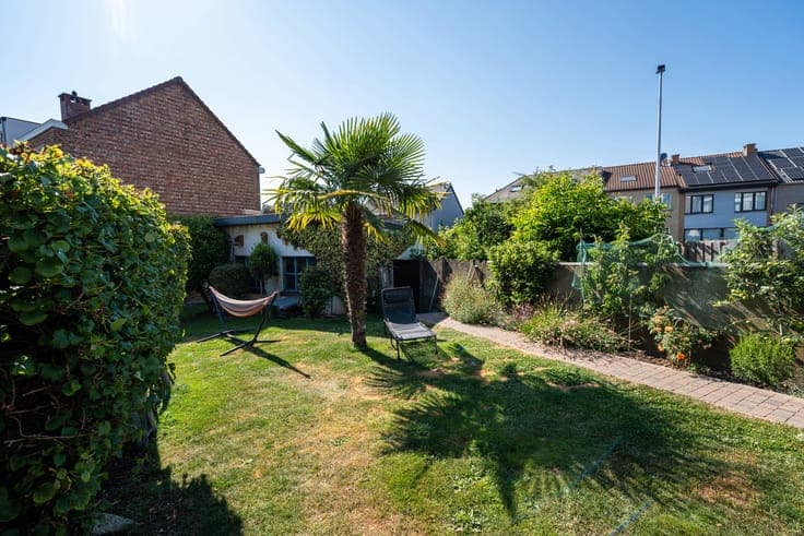 Haren, Spacious 4-bed+office house with west garden + garage