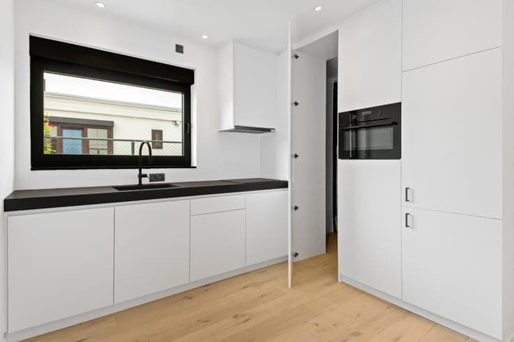 Instapklare, gerenoveerde laagbouwwoning met 2 slpk. en tuin