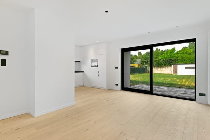 Instapklare, gerenoveerde laagbouwwoning met 2 slpk. en tuin