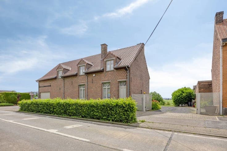 House in Sint-Pieters-Leeuw