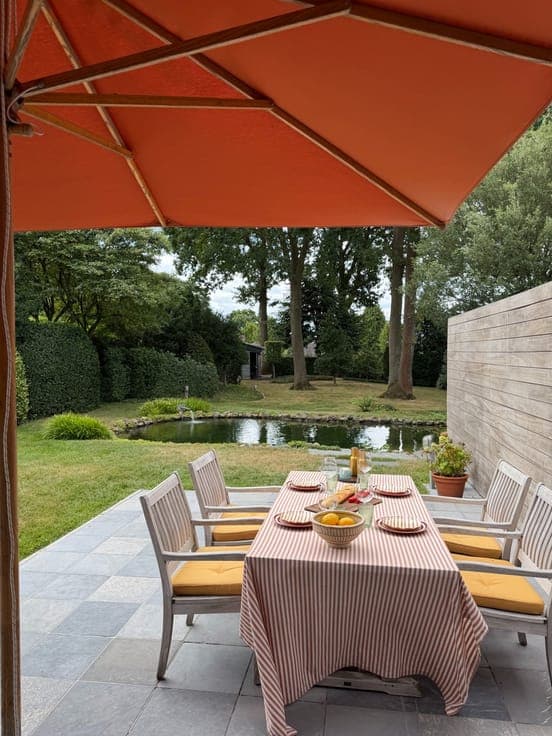 Instapklare woning in het groen met zwemvijver op 1.600 m²