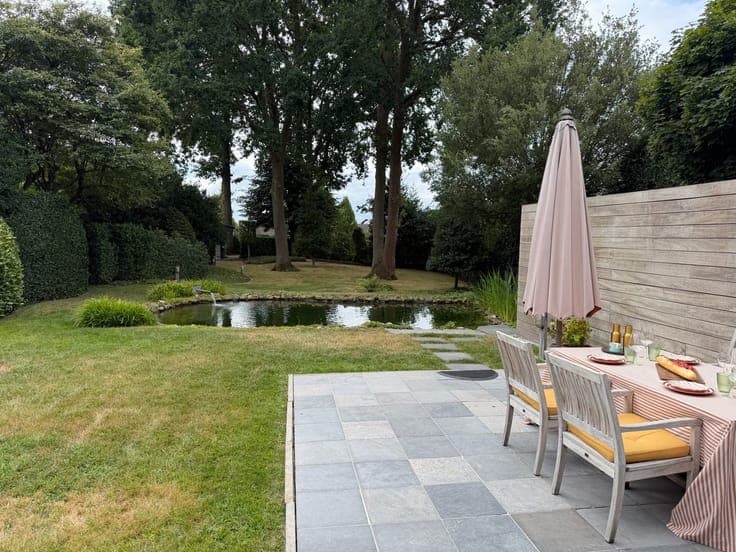 Instapklare woning in het groen met zwemvijver op 1.600 m²