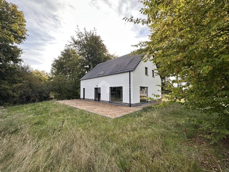 Detached four-sided house in Schoppen – living with panorami