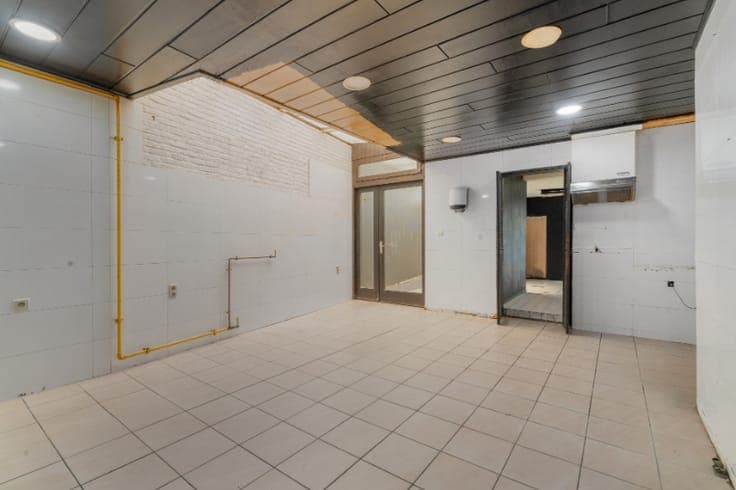 Woning met handelsruimte/bureel