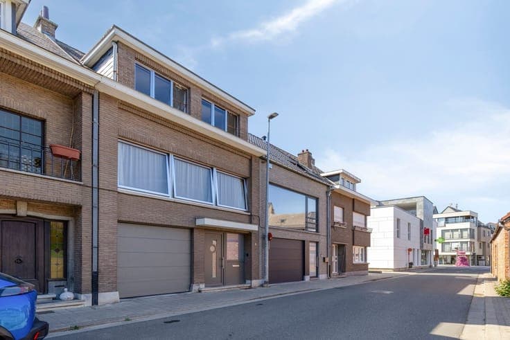 Ruime bel-etage woning met 3 slaapkamers, tuin en garage
