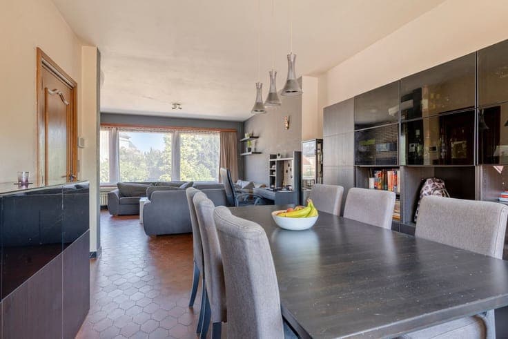 Ruime bel-etage woning met 3 slaapkamers, tuin en garage