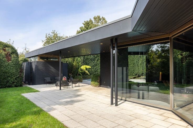 Unieke laagbouwwoning met volledige privacy in Lendelede