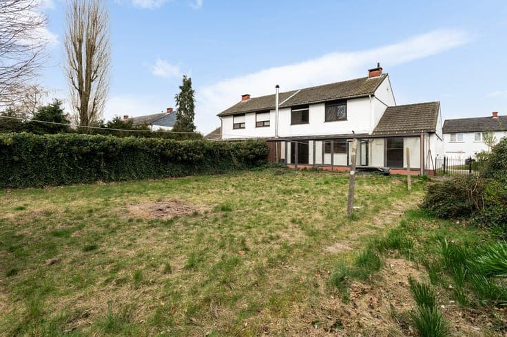 House to renovate with 3 bedrooms in Brech