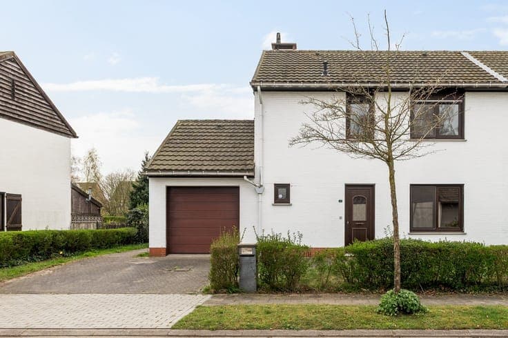 House to renovate with 3 bedrooms in Brech