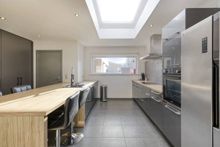 Renovated 5 bedroom house for sale in Zeebrugge