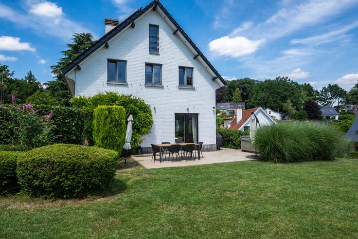 Beersel – charming VILLA (4 bed/1 bath/1 shower) on 1135 m²