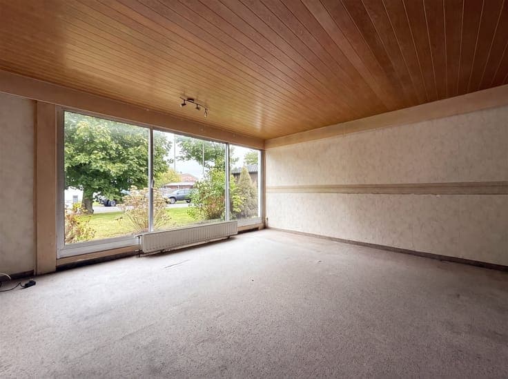 Semi-detached house with 3 bedrooms and large garden