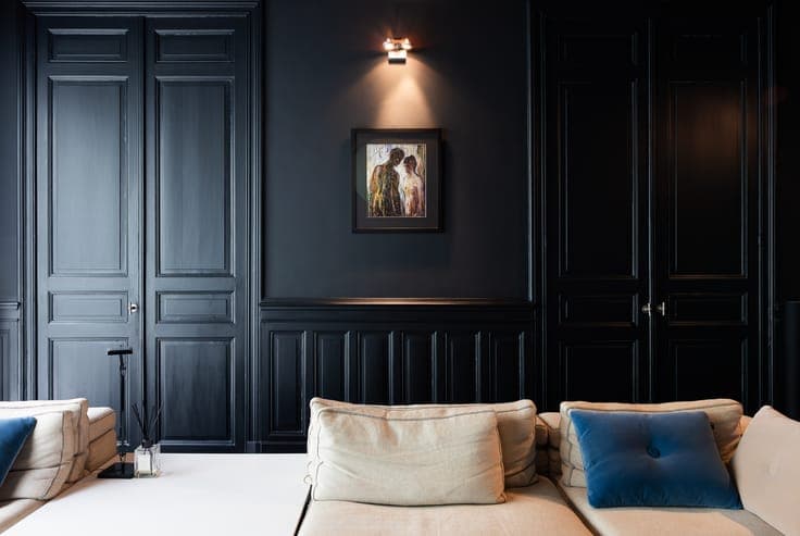 Exclusive gentleman's house with city garden and pool in Bru