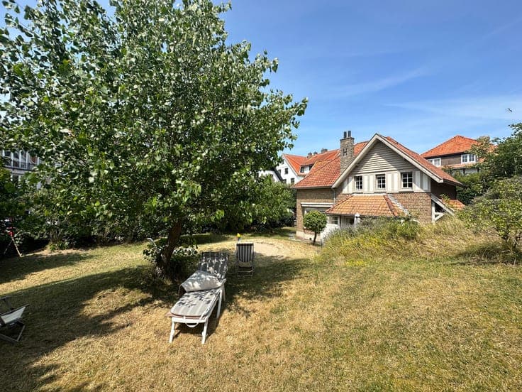 Villa for renovation in Het Zoute on a plot of circa 924 m²