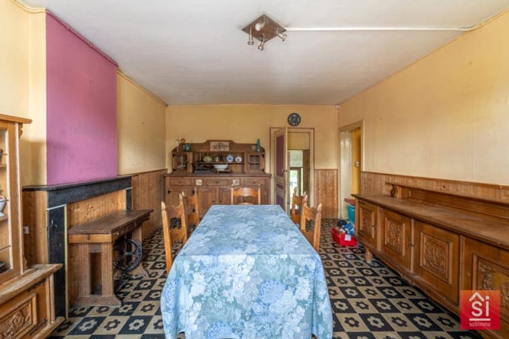 House to renovate with a large garden