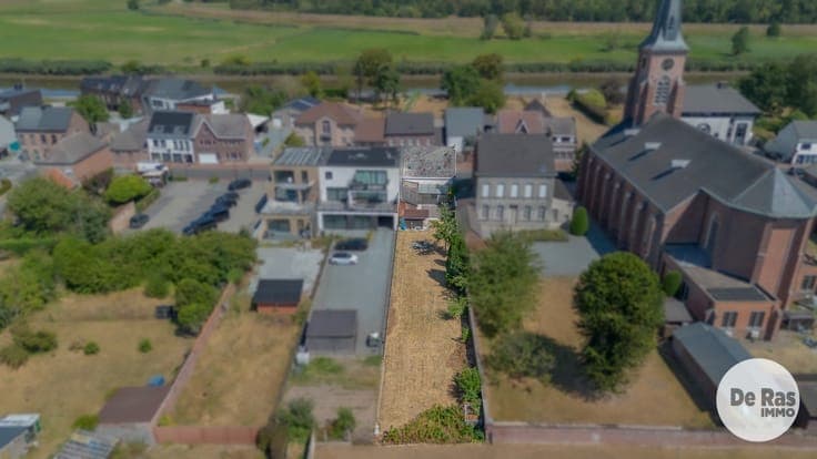 WICHELEN – Te renoveren woning met 3 kamers op leuke locatie