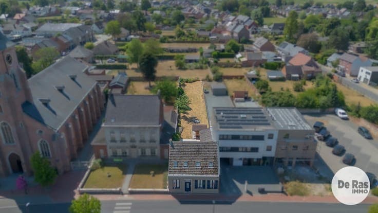 WICHELEN – Te renoveren woning met 3 kamers op leuke locatie