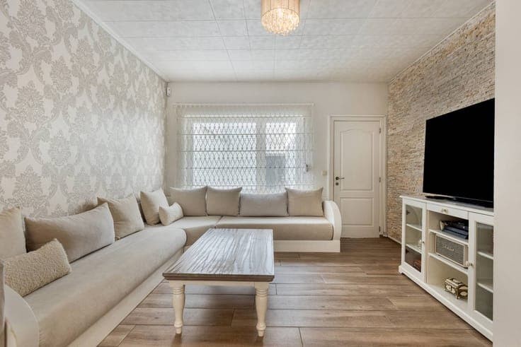 Ready to move in house with 3 spacious bedrooms for sale in