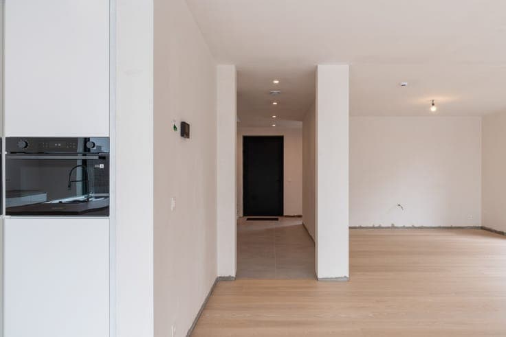 Nieuwbouwwoning met zwembad en poolhouse