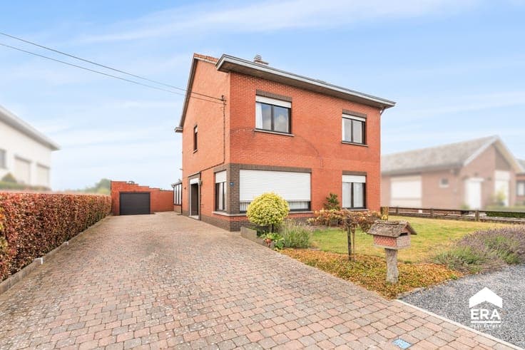 Spacious detached home in a green setting