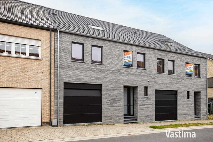 Nieuwbouw gesloten woning met 3 slaapkamers, garage en tuin