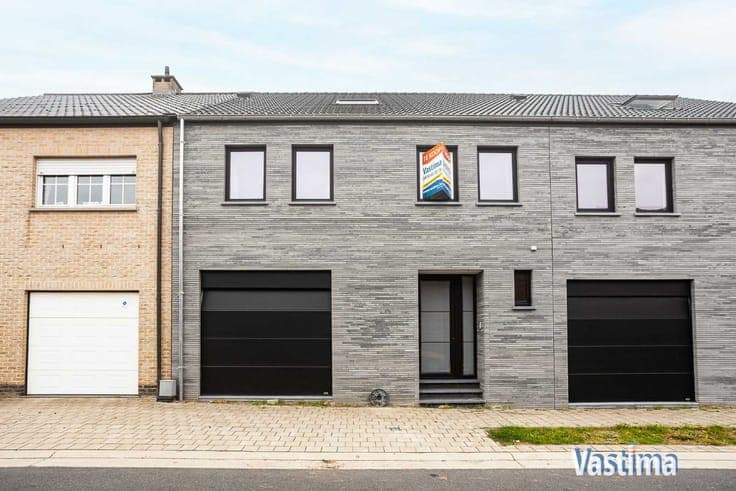 Nieuwbouw gesloten woning met 3 slaapkamers, garage en tuin