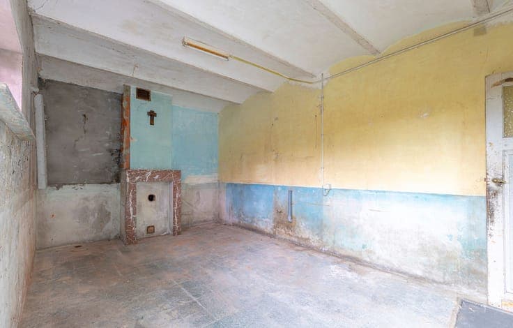 House to renovate in a quiet street in Dilbeek