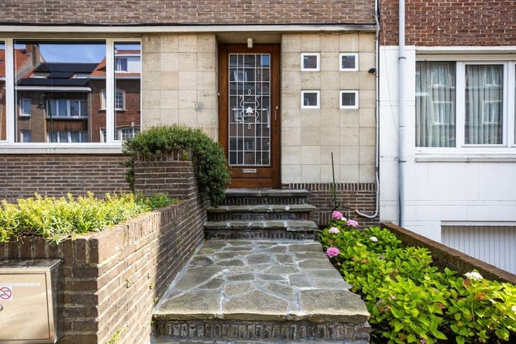 Home with South-Facing Garden and Garage in Laeken