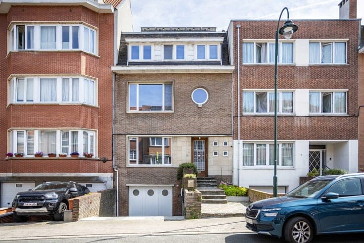 Home with South-Facing Garden and Garage in Laeken