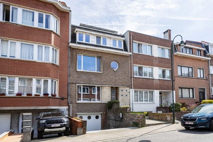 Home with South-Facing Garden and Garage in Laeken